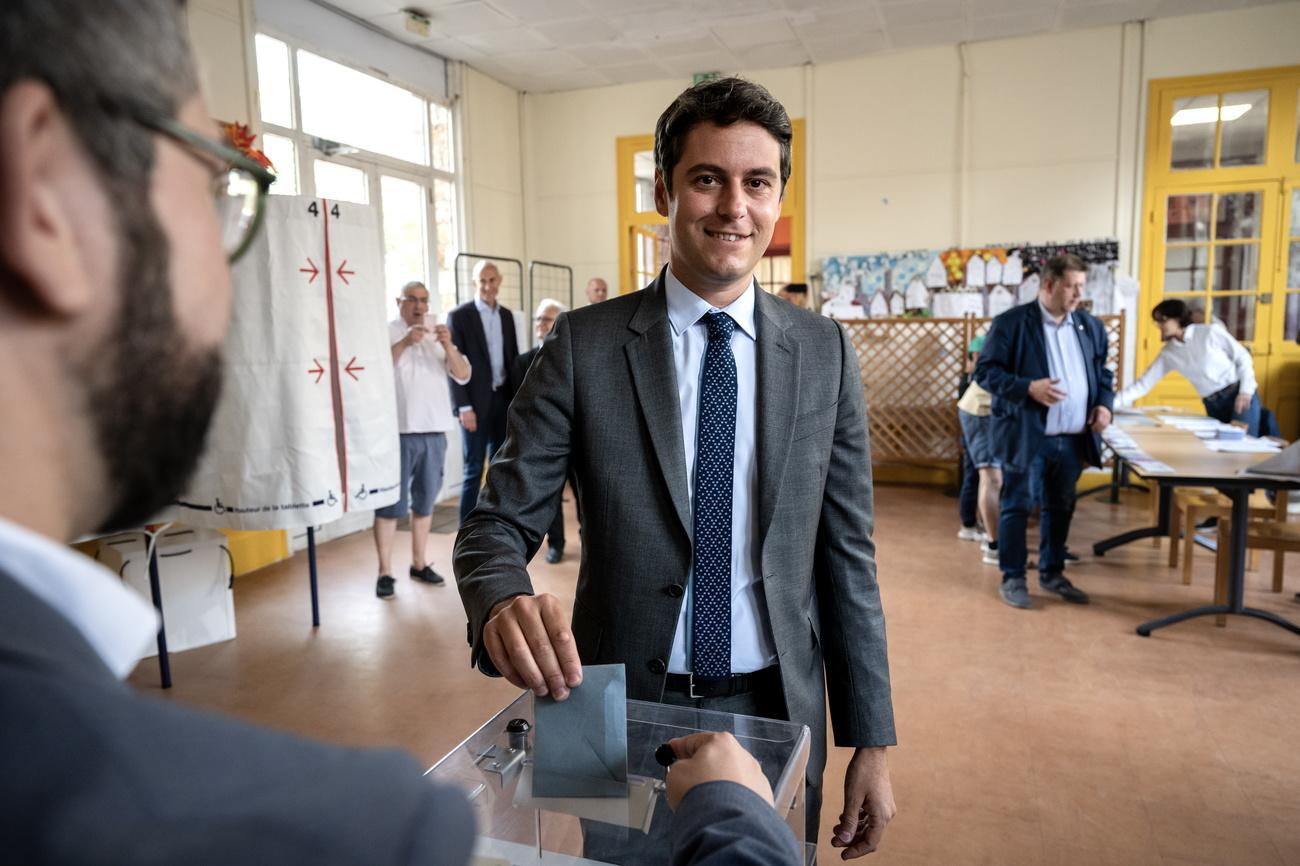 Le Premier ministre Gabriel Attal a voté à Vanves, dans le sud-ouest de Paris, France, 30 June 2024. [KEYSTONE - ARNAUD FINISTRE / POOL]