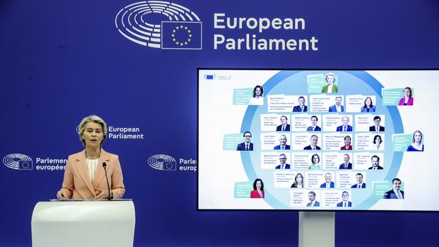 La présidente de la Commission européenne Ursula von der Leyen a dévoilé mardi sa nouvelle équipe de commissaires. [Keystone - Teresa Suarez - EPA]