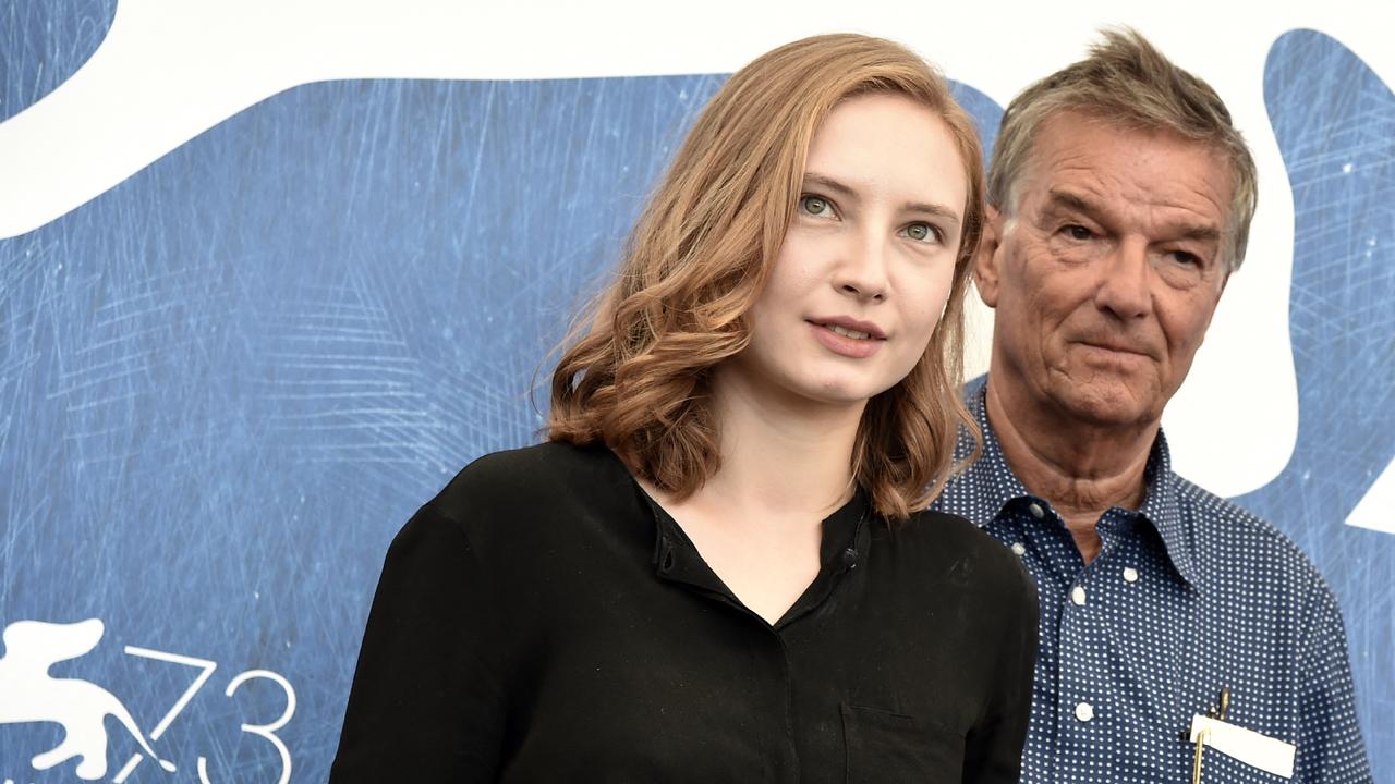 L'actrice Julia Roy et le réalisateur Benoît Jacquot à la 73e Mostra de Venise au Lido, le 9 septembre 2016. [AFP - TIZIANA FABI]