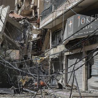 Entre 200 et 300 journalistes ont pu se rendre dans les quartiers sud de Beyrouth pour faire état de la destruction du fief du Hezbollah. [EPA/Keystone - Joao Relvas]