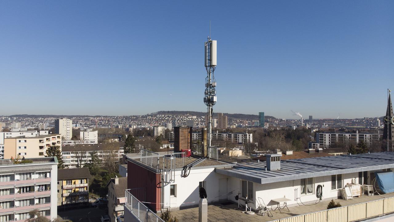 Une antenne 5G à Zurich. [Keystone - Christian Beutler]