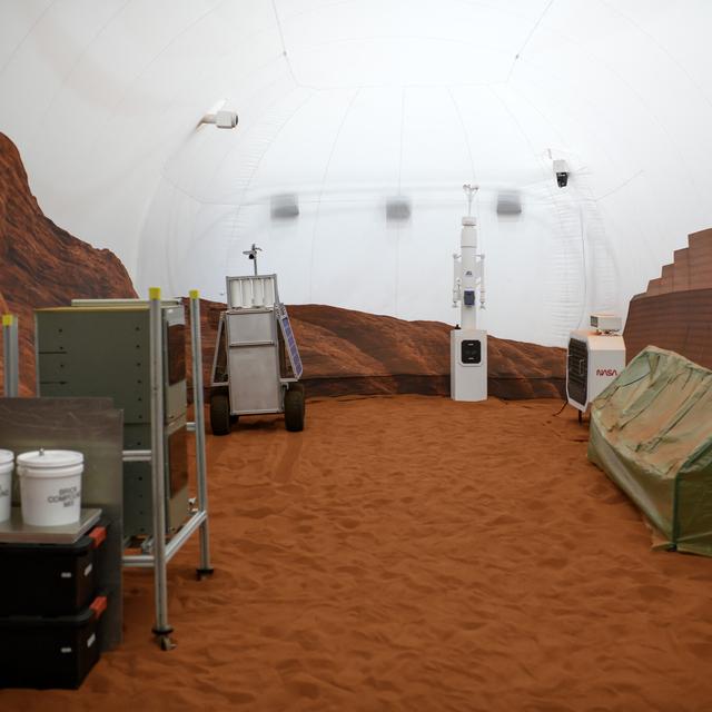 Une partie de l'expérience Mars Dune Alpha simulant la vie en extérieur sur la planète rouge, présentée en avril 2023. [AFP - Mark Felix]