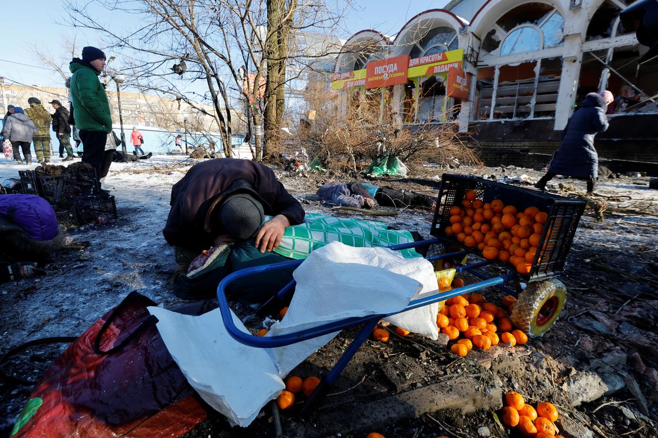 Une frappe ukrainienne sur un marché à Donetsk a fait au moins 13 morts, selon un bilan des autorités locales. [Reuters - Alexander Ermochenko]