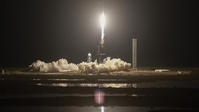 La fusée Falcon 9 Polaris Dawn de SpaceX décolle du complexe de lancement 39A du centre spatial Kennedy de la NASA. Cap Canaveral, Floride, le 10 septembre 2024. [Getty Images via AFP - JOE RAEDLE]