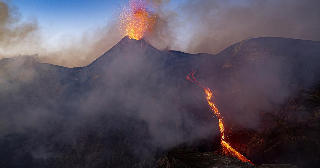 Etna, Europe’s largest energetic volcano, is spewing lava once more – rts.ch