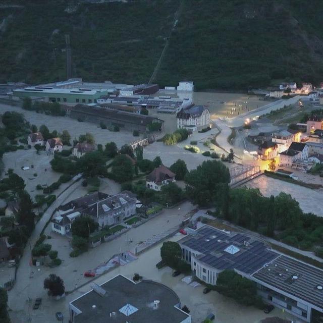 Les orages en Valais et au Tessin ont déversé des quantités de pluie record, à quelque 200l/m2 [RTS]