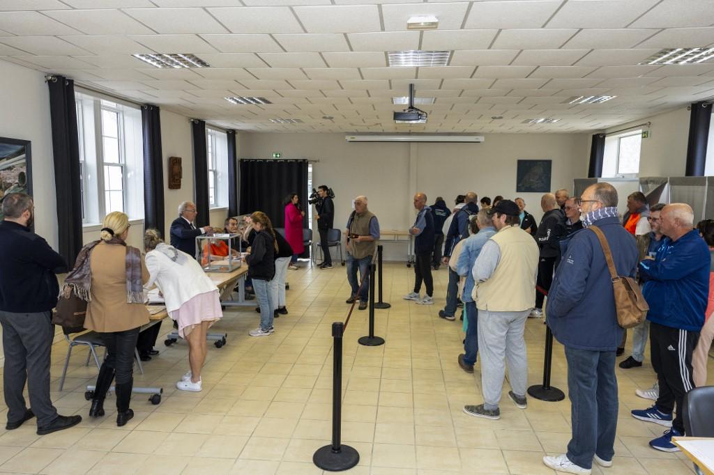 Le premier tour de législatives françaises a débuté samedi avec l'ouverture des premiers bureaux de vote à Saint-Pierre-et-Miquelon. [AFP - Chantal Briand]