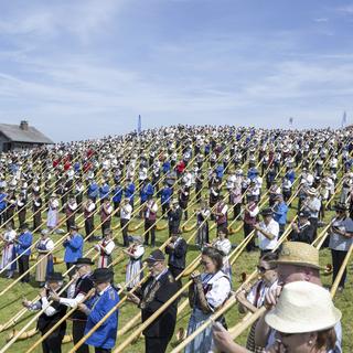 Record du monde pour une réunion de cor des Alpes. [Keystone - © Urs Flueeler]