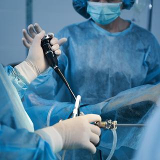 Une chirurgie par endoscopie (image d'illustration). [Depositphotos - svitlanahulko85.gmail.com]