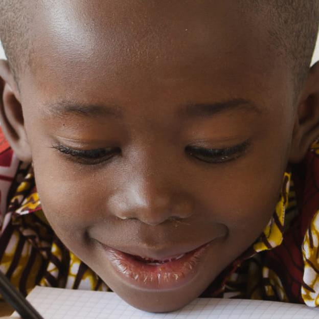Au Togo, un grand nombre d'enfants démunis ont bénéficié du programme de distribution de matériel scolaire de l'association Lema Plan International. [www.lemaplaninternational.org]