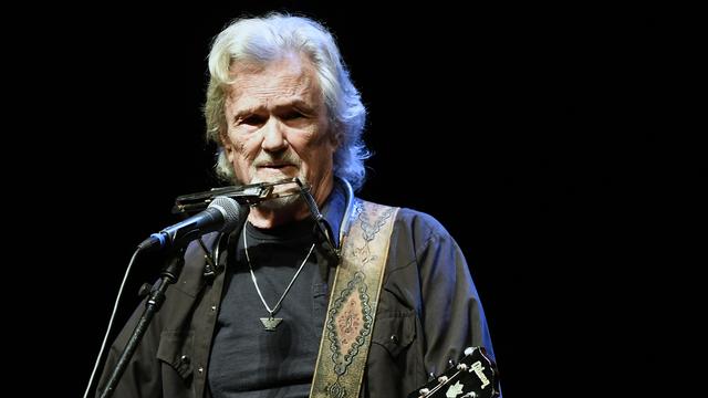 L'acteur et chanteur américain Kris Kristofferson, lors d'un concert à Zurich le 28 juin 2017. [KEYSTONE - Walter Bieri]