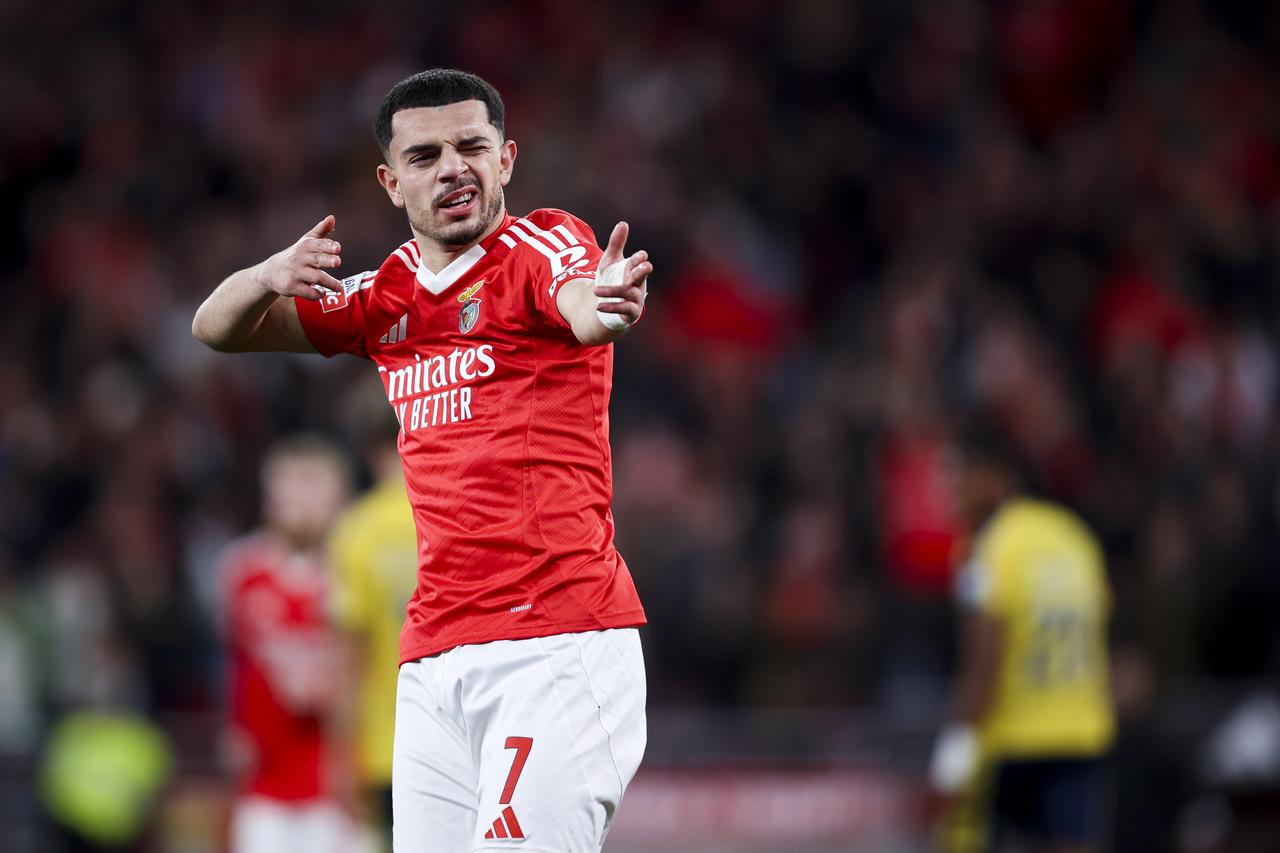 La célébration d'Amdouni après son premier doublé sous le maillot de Benfica. [KEYSTONE - FILIPE AMORIM]