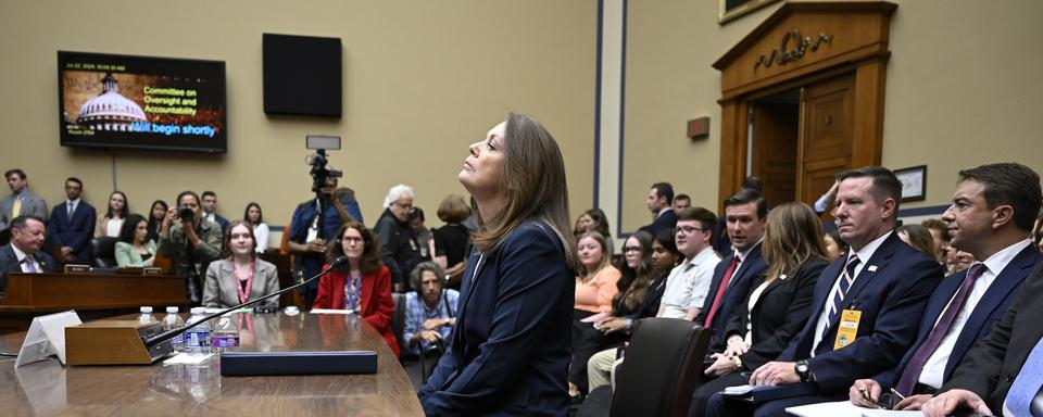 Une commission parlementaire a poussé Kimberly Cheatle à démissionner du poste de responsable des Services Secret à cause de l'assassinat raté de Trump. [Keystone/AP Photo - John McDonnell]