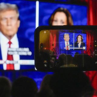 Kamala Harris a été plus convaincante que Donald Trump lors du premier débat de la présidentielle américaine [AP Photo / KEYSTONE - Morry Gash]