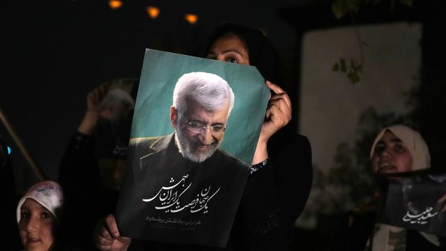 Une partisane du candidat à la présidentielle iranienne Saïd Jalili, le 26 juin 2024 à Téhéran. [Keystone - Vahid Salemi]