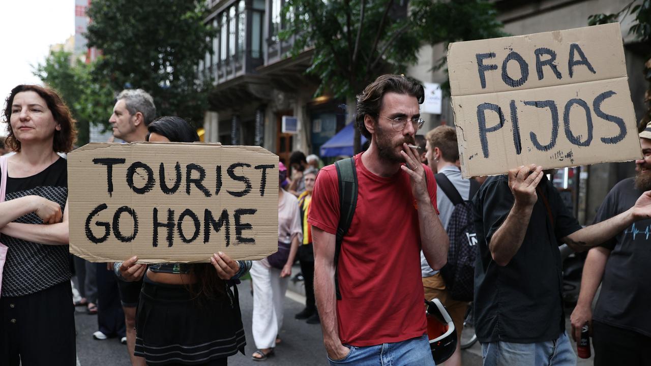 Les habitants de Barcelone manifestent dans la rue contre le tourisme de masse. [Reuters - Bruna Casas]