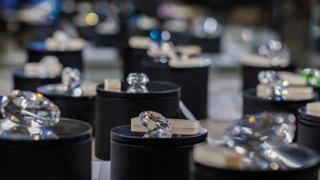 Les pays du G7 et de l'Union européenne se sont finalement entendus pour interdire l'importation de diamants russes non industriels dès début 2024. [Keystone - Olivier Matthys - EPA]