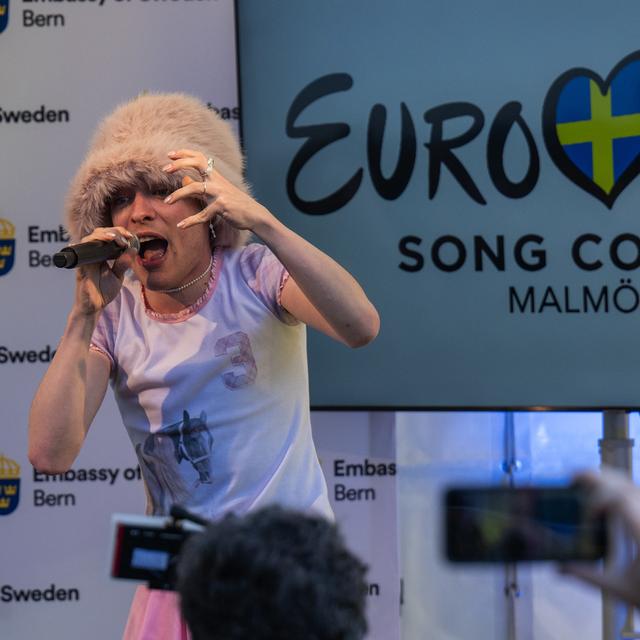 Le rappeur bernois Nemo représentera la Suisse à l'Eurovision avec sa chanson "The Code". [KEYSTONE - PETER SCHNEIDER]