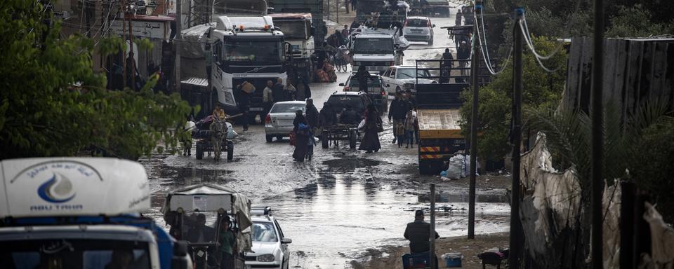 Des déplacés dans la ville de Rafah. [KEYSTONE - EPA/HAITHAM IMAD]