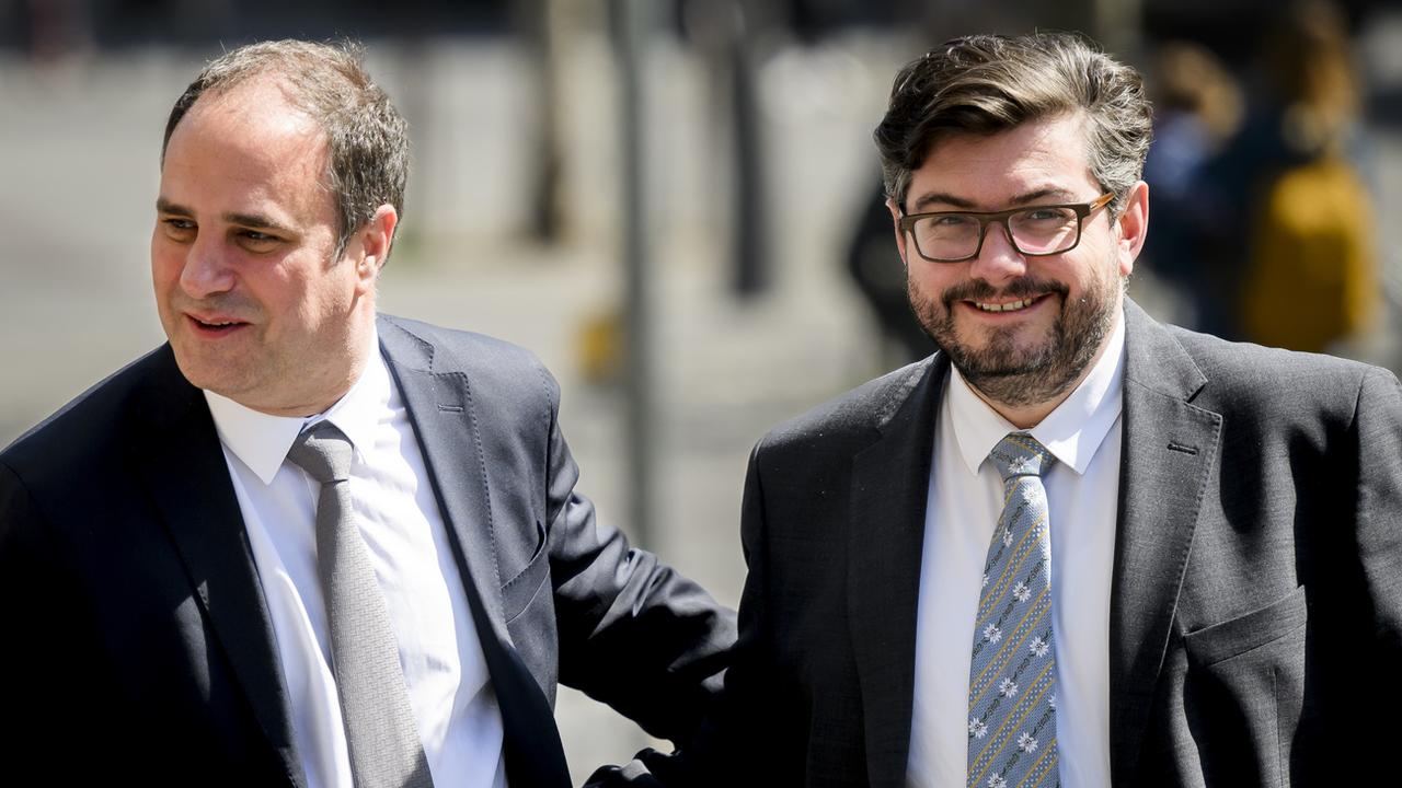 Kevin Grangier, à droite, avec le conseiller national vaudois Michaël Buffat. [Keystone - Jean-Christophe Bott]