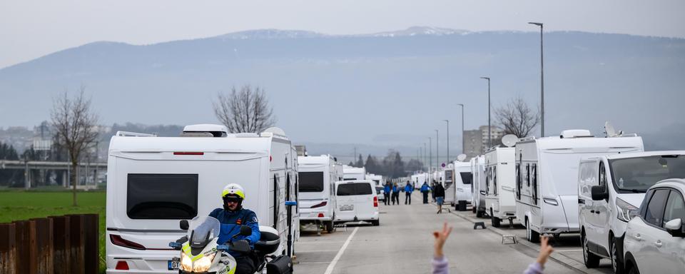 Les gens du voyage sont une communauté souvent discriminée par la police et les institutions de l'État. [Keystone - Jean-Christophe Bott]