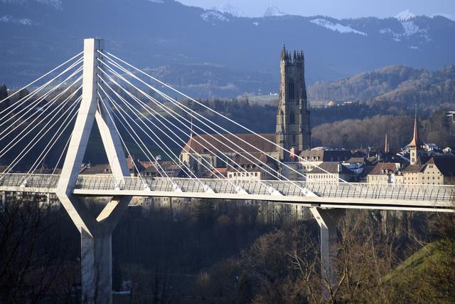 Le canton de Fribourg soutient un projet de consultations de Caritas dans les chefs-lieux de ses sept districts. [Keystone - Laurent Gillieron]