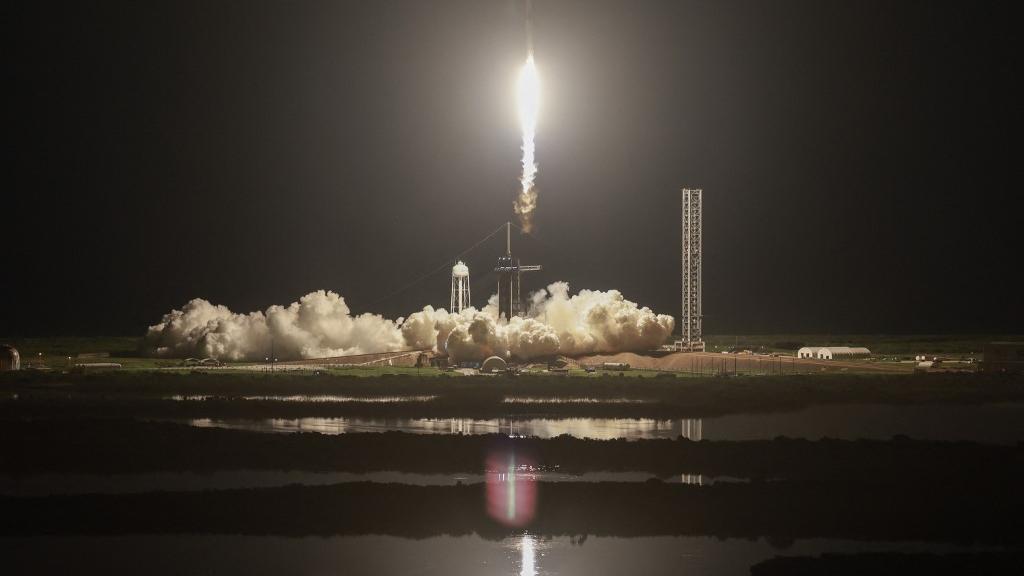 La fusée Falcon 9 Polaris Dawn de SpaceX décolle du complexe de lancement 39A du centre spatial Kennedy de la NASA. Cap Canaveral, Floride, le 10 septembre 2024. [Getty Images via AFP - Joe Raedle]