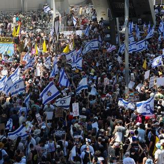 Une manifestation à Tel Aviv pour faire pression sur gouvernement israélien pour qu'il oeuvre à faire libérer les otages. [afp - Jack Guez]