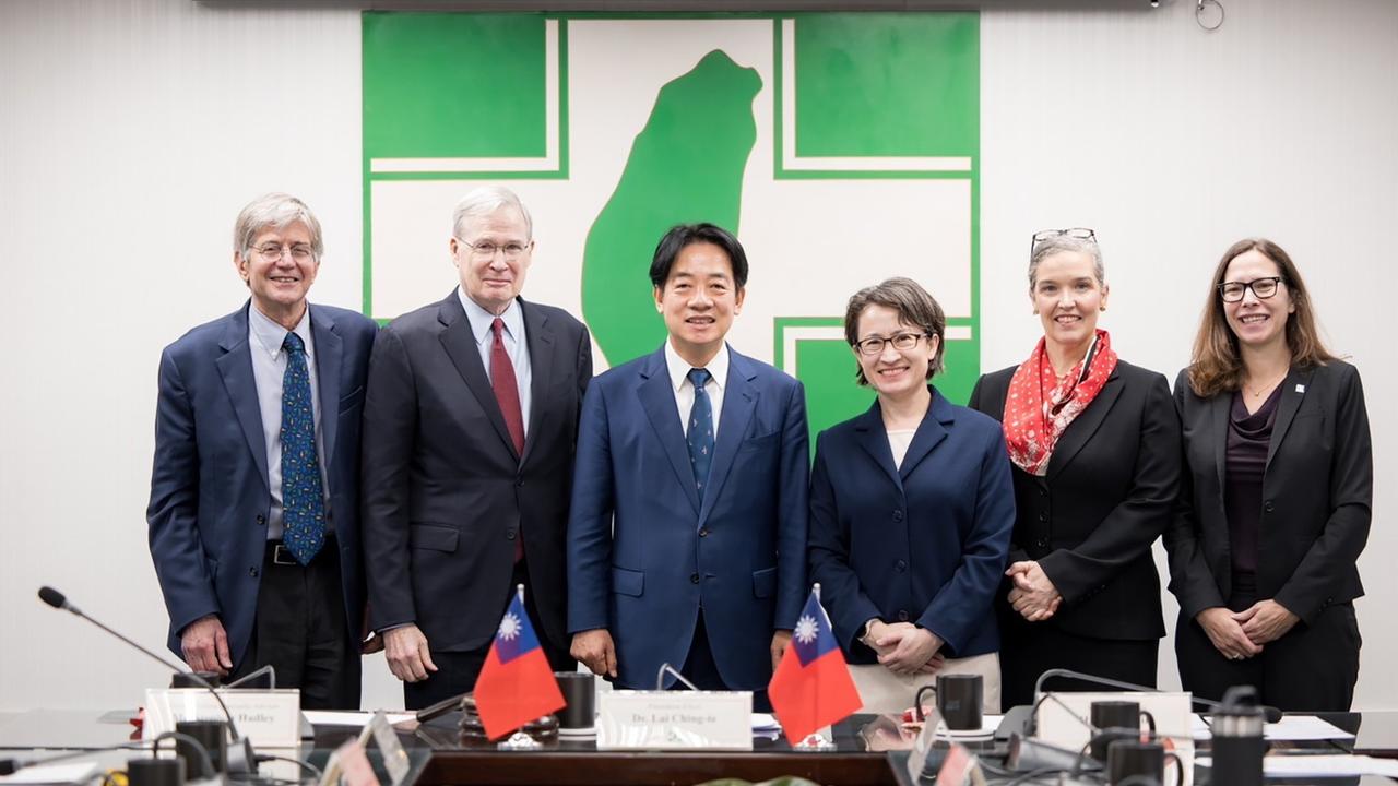 Le président élu de Taïwan Lai Ching-te a remercié lundi les Etats-Unis pour leur soutien lors d'une rencontre avec une délégation américaine. [Keystone - EPA/Democratic Progressive party]