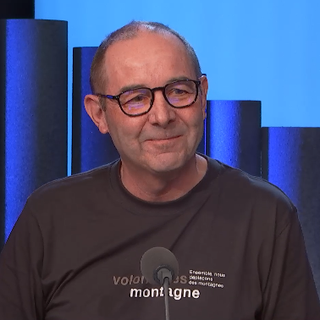 Interview d’Alain Peter, coordinateur de Volontaires montagne pour la Suisse romande. [RTS]