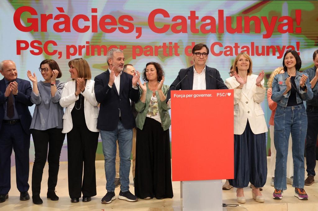 Salvador Illa s'exprime à propos de la réussite socialiste en Catalogne lors des élections régionales, le 12 mai. [AFP - LLUIS GENE]