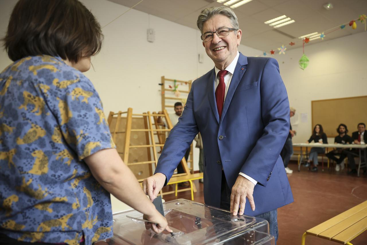 Le leader de La France insoumise Jean-Luc Mélenchon a voté dimanche. [KEYSTONE - THOMAS PADILLA]