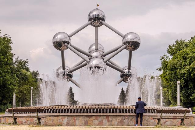 L'Atomium, attraction phare de l'Exposition universelle de 1958 à Bruxelles, ne devait durer que six mois. [KEYSTONE - GEERT VANDEN WIJNGAERT]