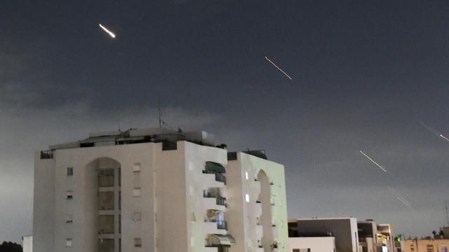 Le système de défense antimissile israélien "Dôme de fer" est lancé pour intercepter des missiles tirés depuis l'Iran. [KEYSTONE - TOMER NEUBERG]