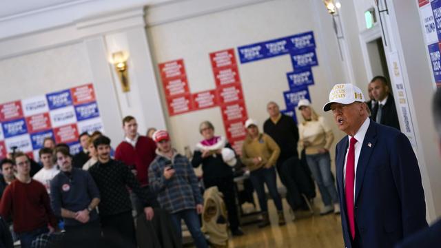 Donald Trump avant le vote républicain pour l'élection présidentielle du caucus de l'Iowa. [Keystone/AP Photo - Andrew Harnik]