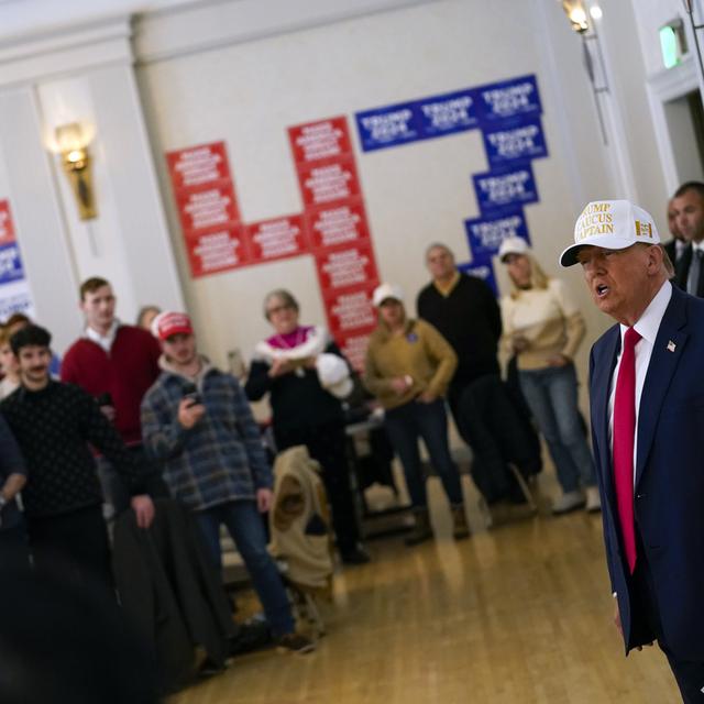 Donald Trump avant le vote républicain pour l'élection présidentielle du caucus de l'Iowa. [Keystone/AP Photo - Andrew Harnik]