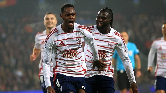 Edimilson Fernandes a vécu une belle semaine sous le maillot de Brest. [KEYSTONE - MARTIN DIVISEK]