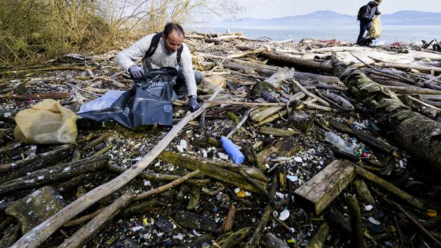 Les berges du Léman à Noville (VD) près de l'embouchure du Rhône. [KEYSTONE - JEAN-CHRISTOPHE BOTT]