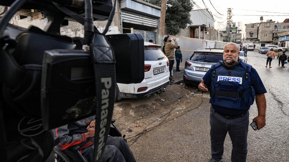 Le gouvernement israélien ferme la chaîne qatarie Al-Jazeera. [AFP - MAHMUD HAMS]