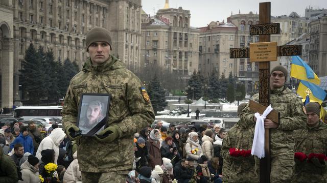 Kiev rend hommage à un jeune poète et soldat tué sur le front. [Keystone - Efrem Lukatsky]