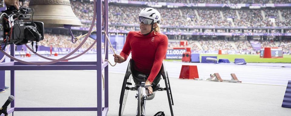 Catherine Debrunner tout sourire après avoir remporté l'or sur 5000m [KEY]