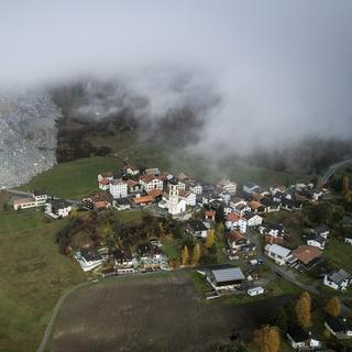 Faudra-t-il reconstruire la commune de Brienz ailleurs? [KEYSTONE - Gian Ehrenzeller]