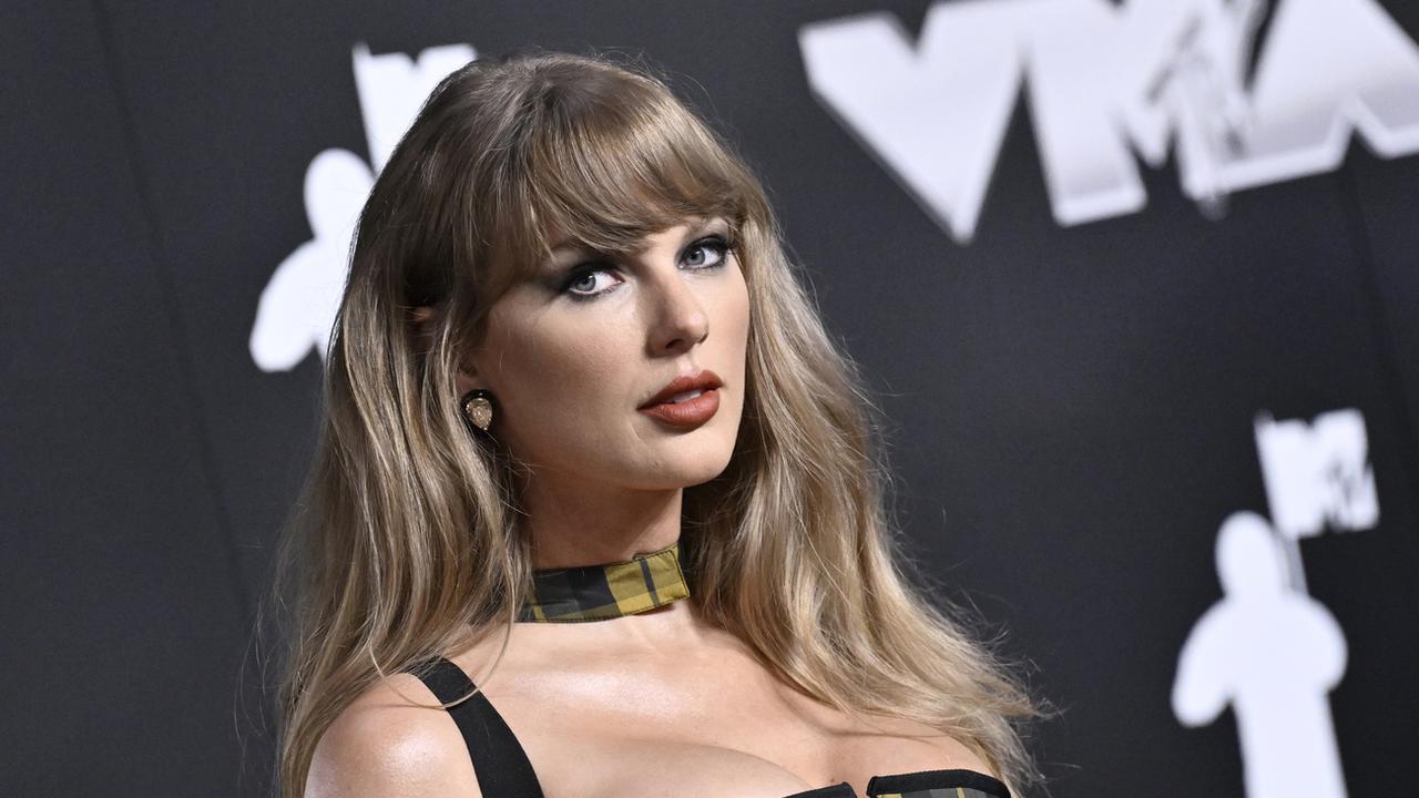 La star de la chanson Taylor Swift a annoncé son soutien à Kamala Harris et Tim Walz. [Invision/AP/KEYSTONE - Evin Agostini]