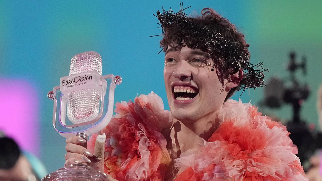 Nemo offre à la Suisse un triomphe à l'Eurovision avec son titre "The Code"  - rts.ch - Culture