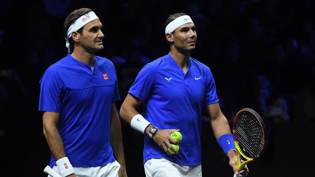 Deux ans après Roger Federer, Rafael Nadal s'apprête à prendre sa retraite. Les vieux potes en ont fini. [KEYSTONE - ANDY RAIN]