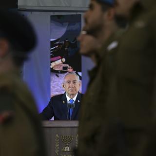 Benjamin Netanyahu lors d'un discours, le 27 octobre 2024. [Keystone - Gil Cohen-Magen/Pool Photo via AP]