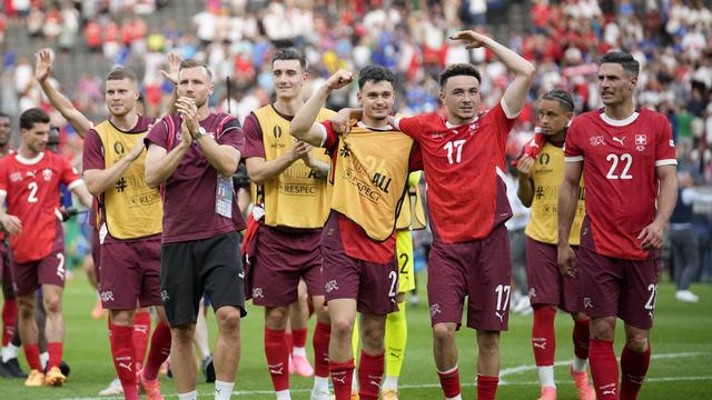 Football: la Suisse connaîtra dimanche soir si elle affrontera la Slovaquie ou l'Angleterre en quart de finale de l'Euro. [AP Photo/ Keystone - Ebrahim Noroozi]