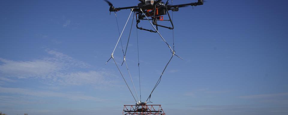 Un drone anti mine dans la région de Kharkiv. [Adril Marienko - AP Photo]