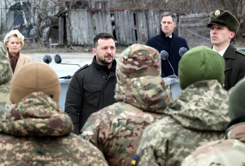 "Nous vaincrons", proclame Volodymyr Zelensky le jour du deuxième anniversaire de l'invasion russe. [Belga via AFP - BENOIT DOPPAGNE]