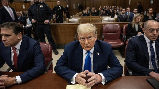 Donald Trump attend le début de son procès pénal, à New York, le 22 avril 2024. [KEYSTONE - VICTOR J. BLUE / POOL]